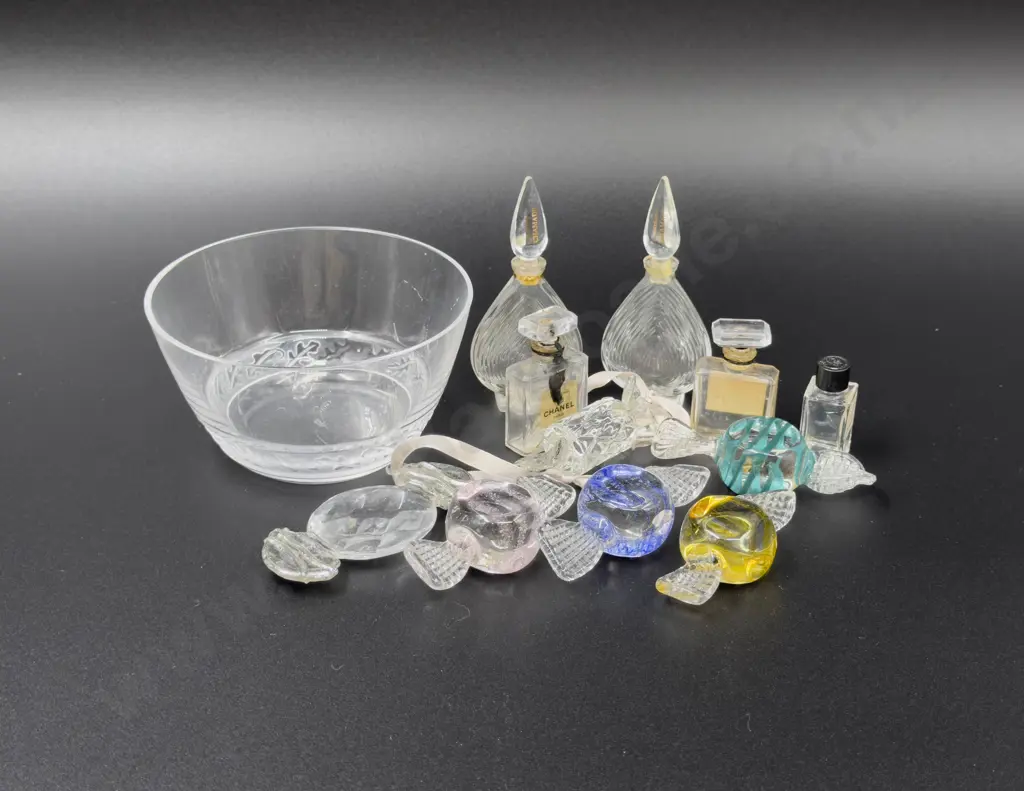 Small Qty of Assorted Art Glass Ornaments & Miniature Perfume Bottles Image 1++