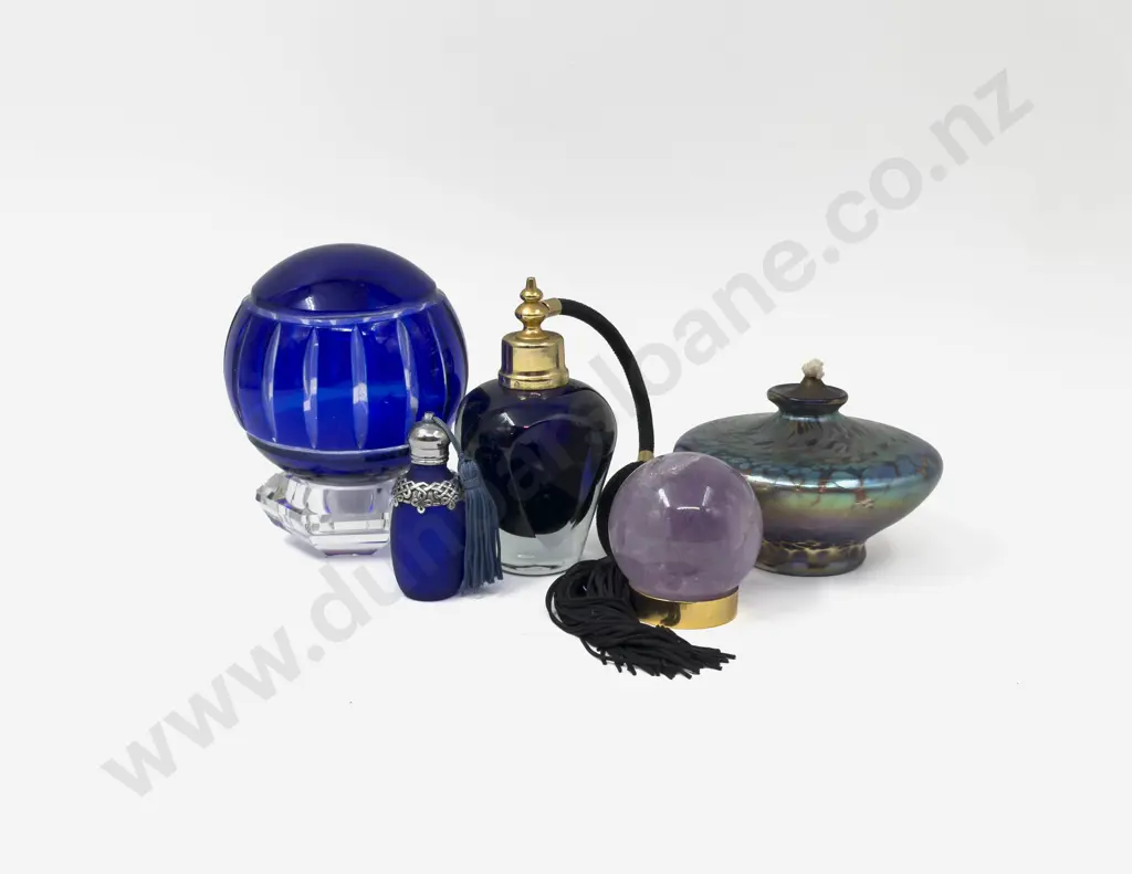 Small Qty of Assorted Art Glass incl Perfumes & Ornaments Image 1++