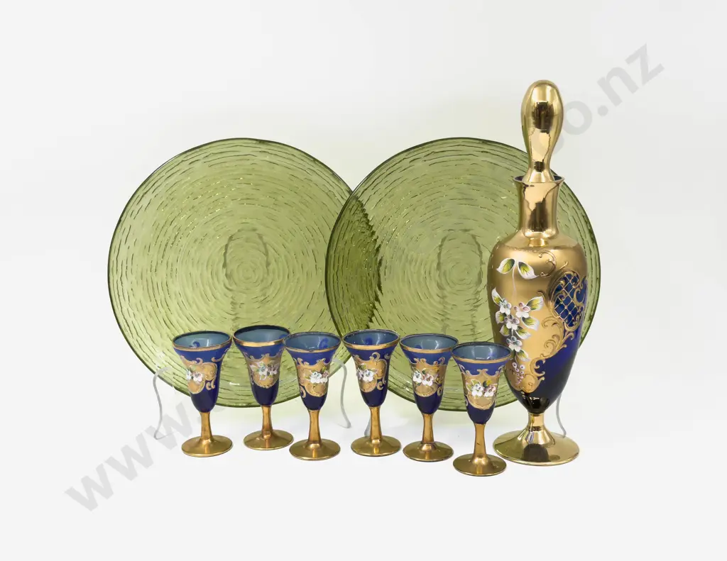 Venetian Glass Decanter & Six Matching Liqueur Glasses with Two Art Glass Plates Image 1++