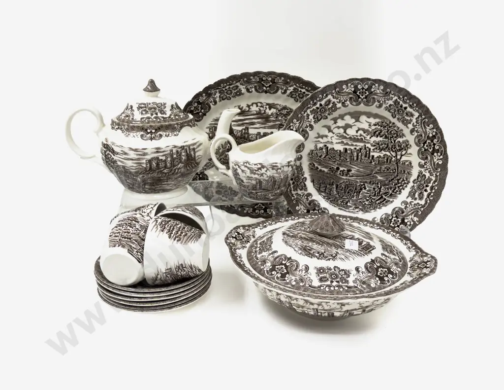 English Made "Olde Country Castles" Pattern Dinnerset Image 1++