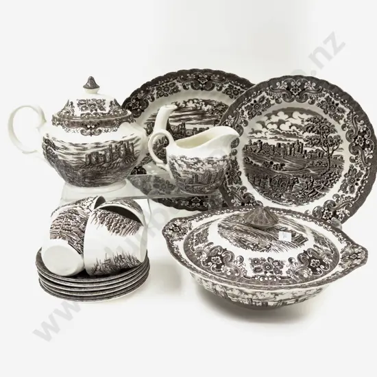 English Made "Olde Country Castles" Pattern Dinnerset