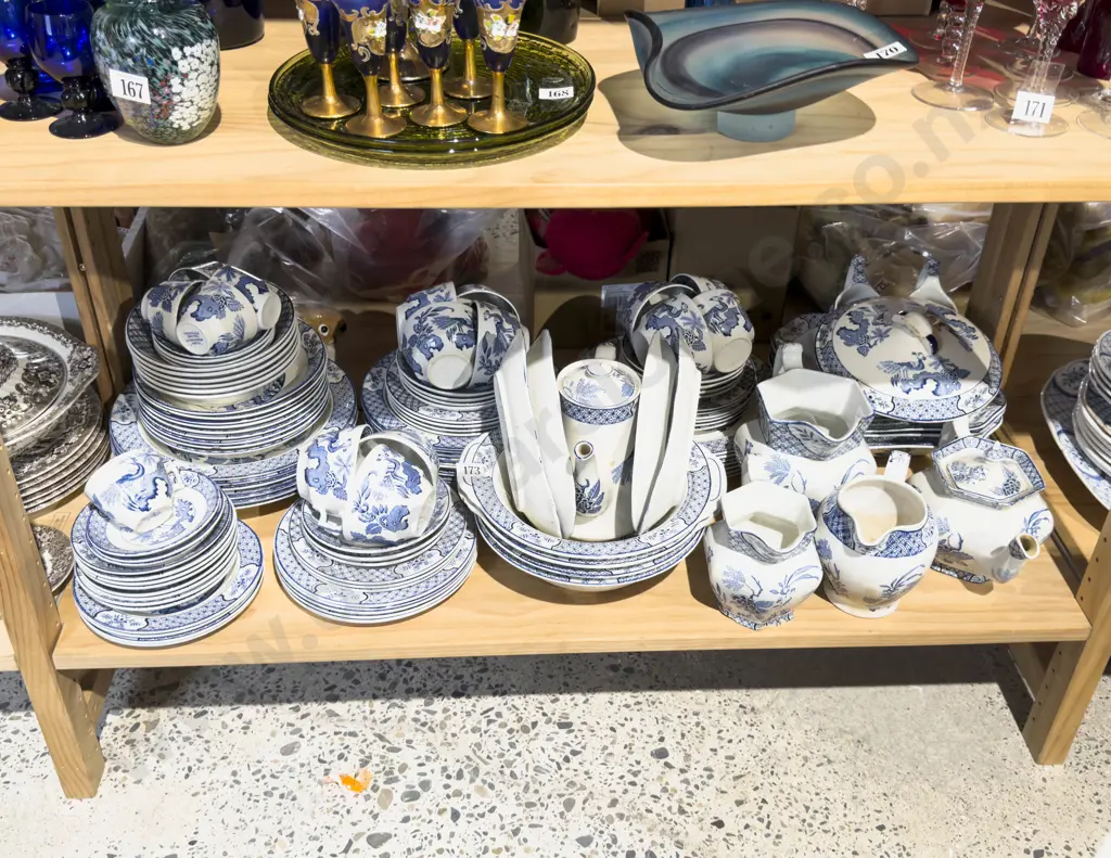Large Qty of Wood & Sons "Yuan" Pattern Dinner China Image 1++