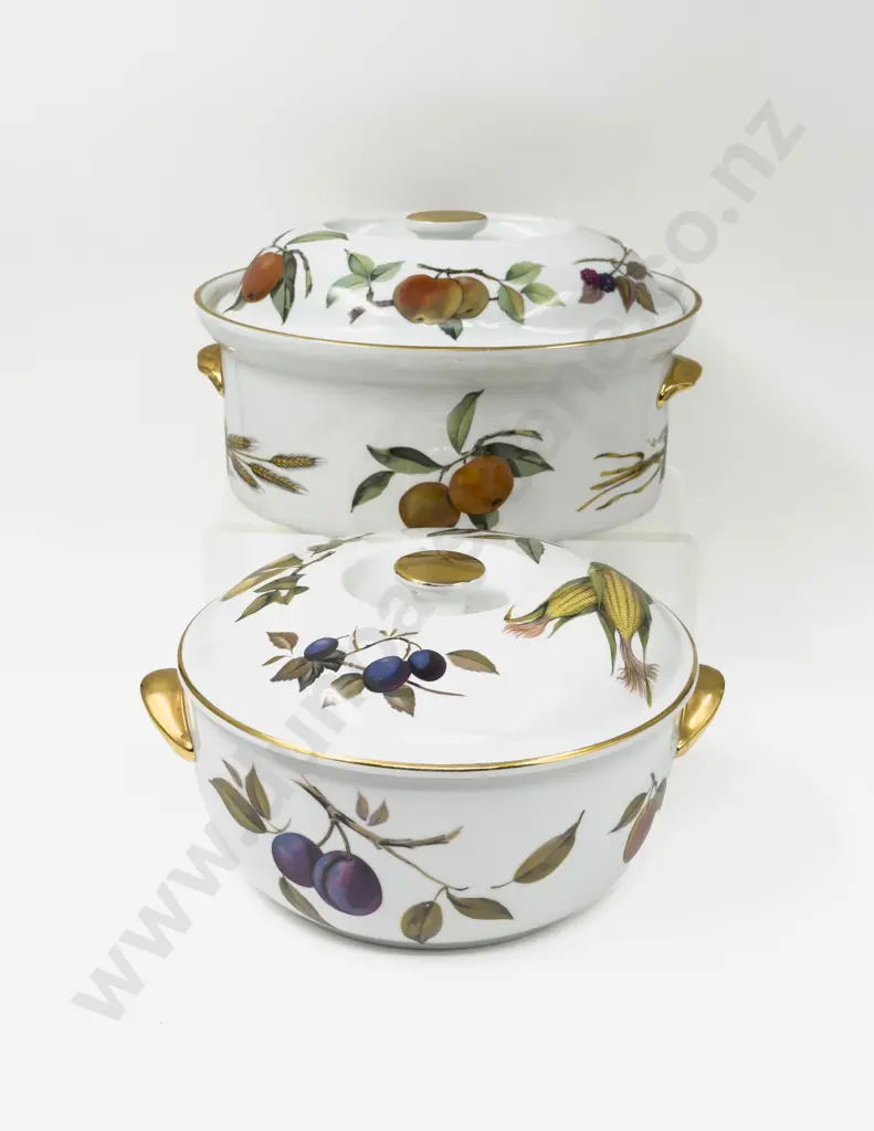 Two Royal Worcester "Evesham" Pattern Lidded Oven Dishes Image 1++
