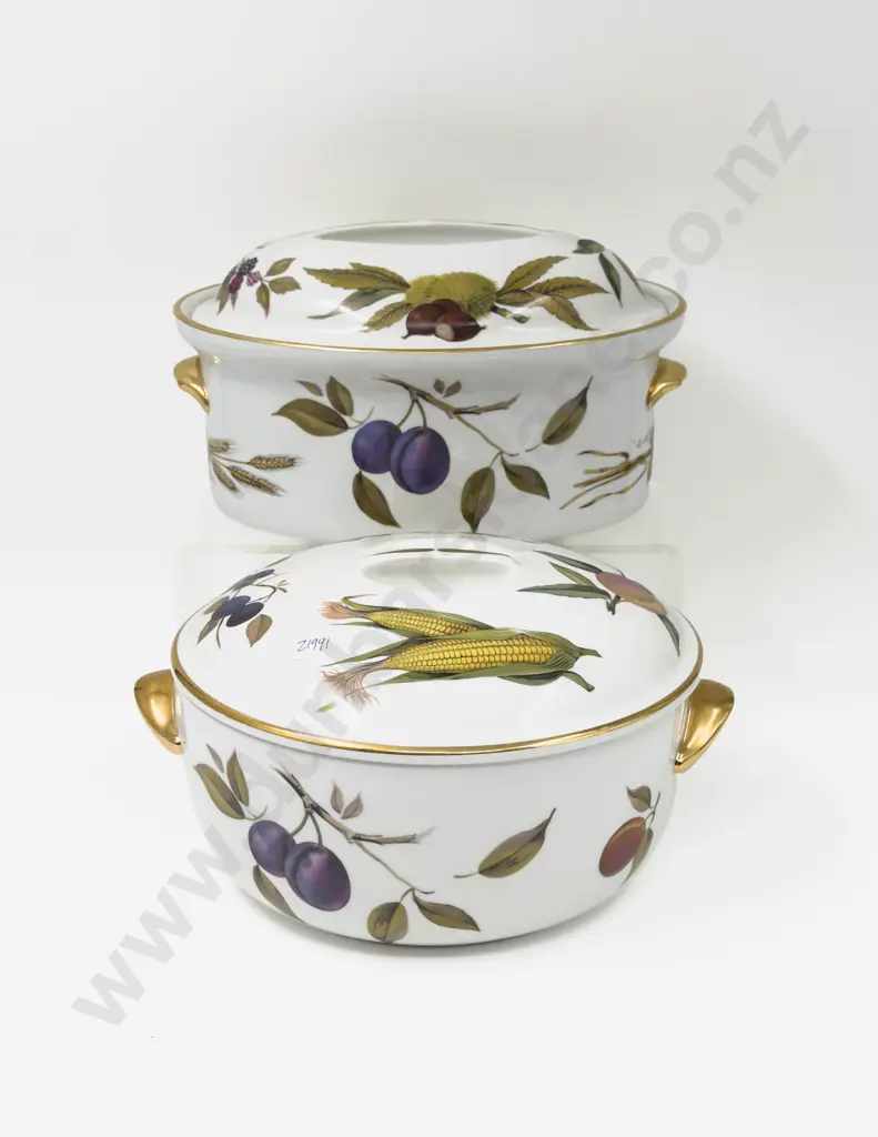 Two Royal Worcester "Evesham" Pattern Lidded Oven Dishes Image 1++