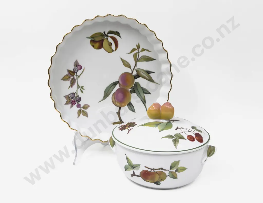 Two Pces of Royal Worcester "Evesham" Pattern China Image 1++
