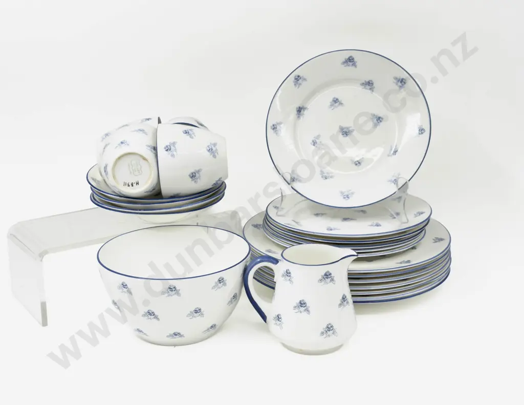 Shelley Floral Decorated Part Set Image 1++