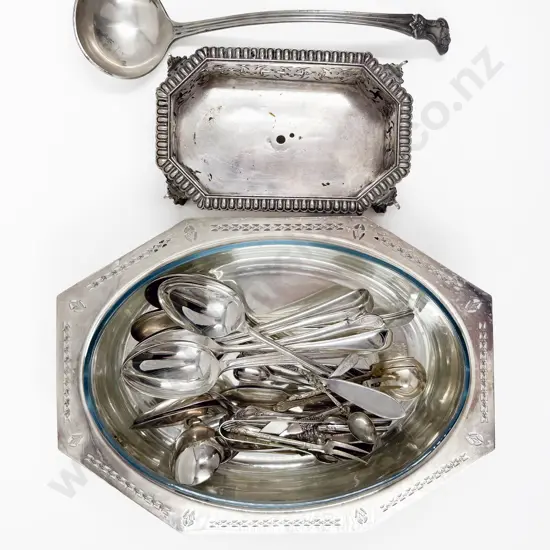 Qty of Assorted S/P incl Cutlery