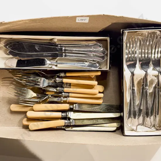 Qty of Assorted Boxed & Loose Cutlery