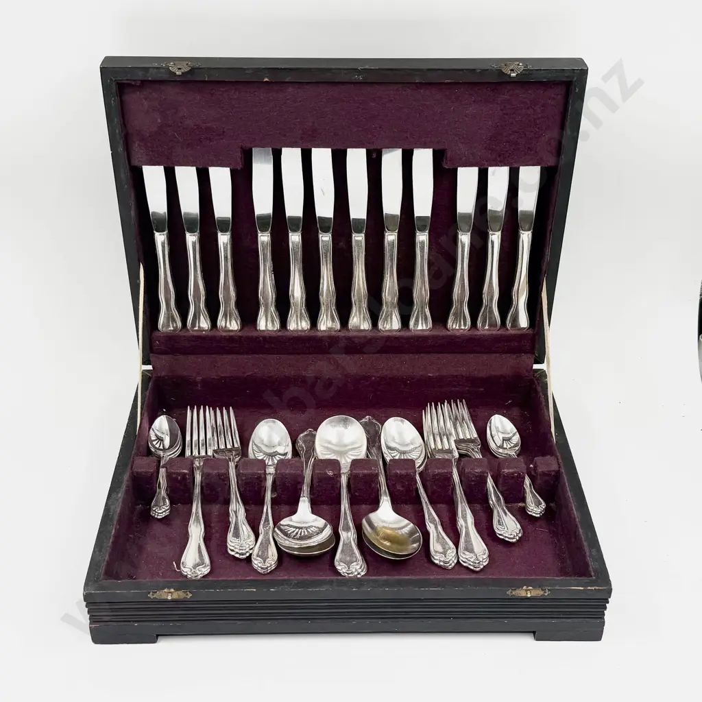 Canteen of S/P Cutlery Image 1++