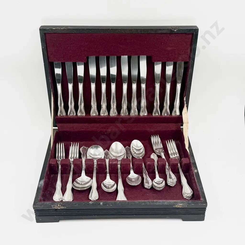 Canteen of S/P Cutlery Image 1++