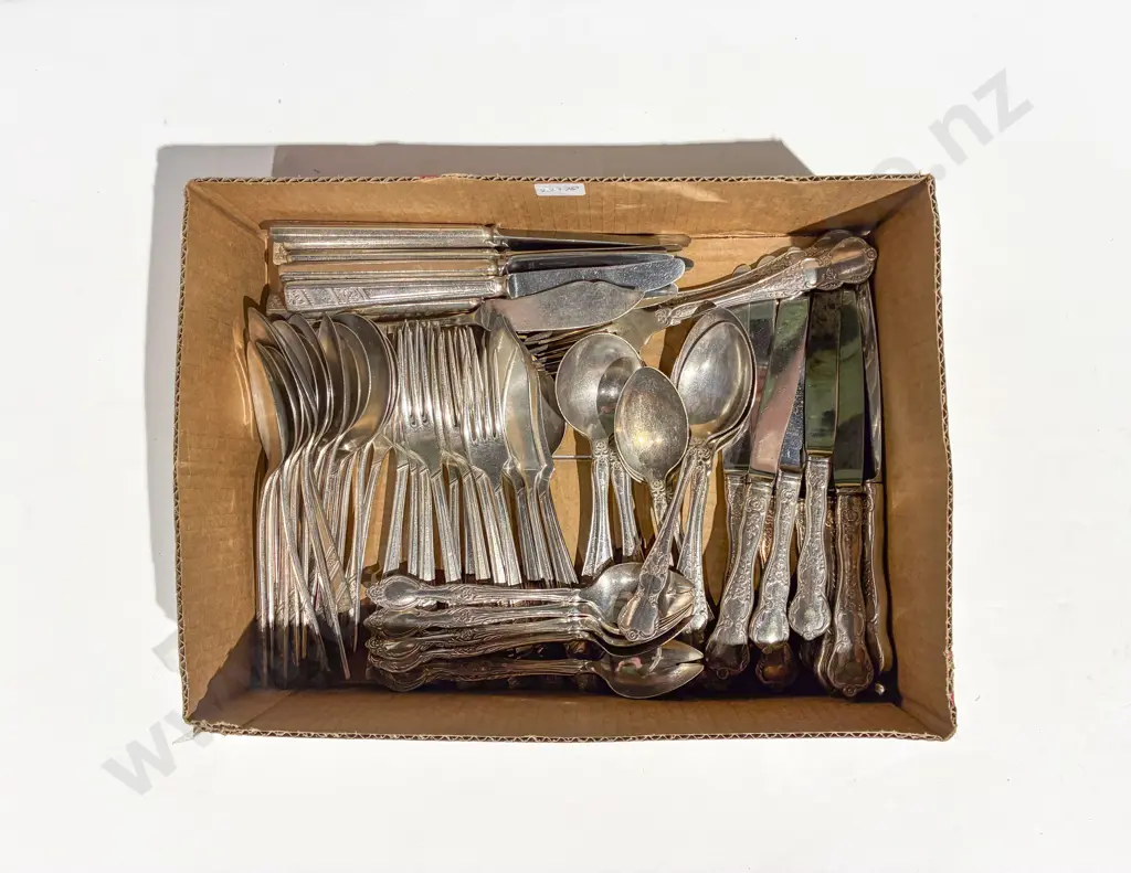 Qty of Assorted S/P Cutlery Image 1++