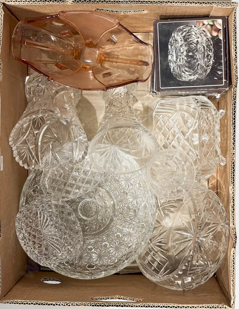 Box Qty of Assorted Crystal & Glassware Image 1++