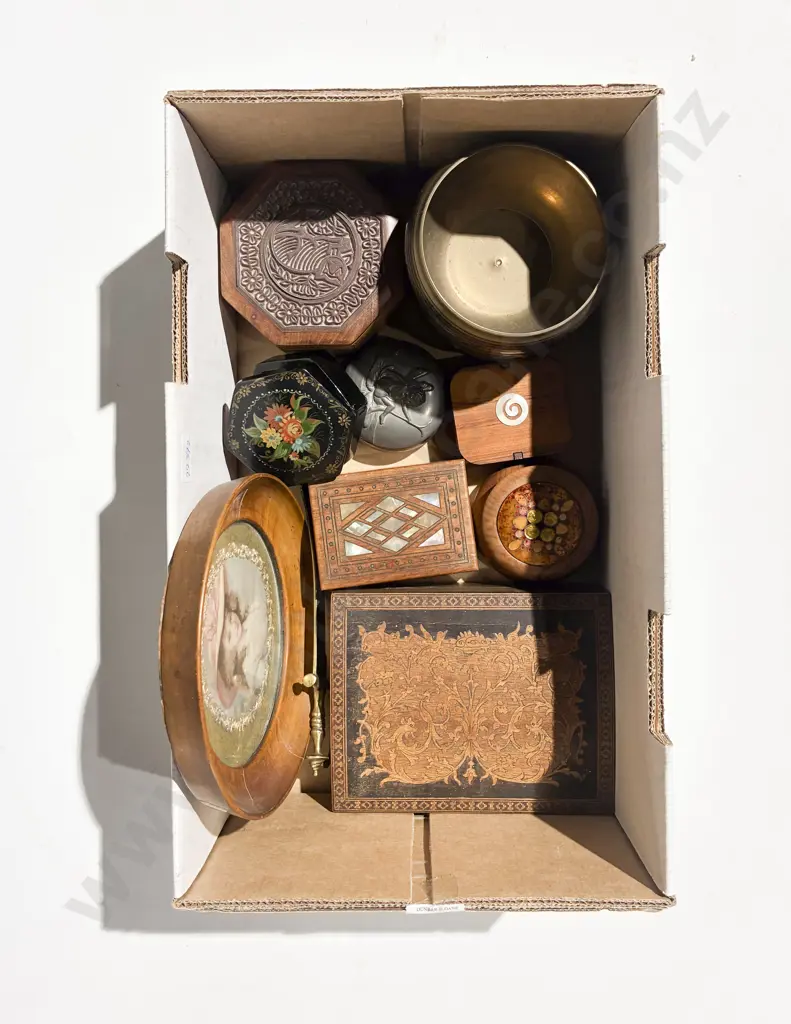 Qty of Assorted Trinket Boxes etc Image 1++