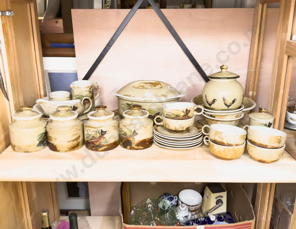 Large Qty of Australian Robert Gordon "Trout" Pattern Dinner China Image 1++