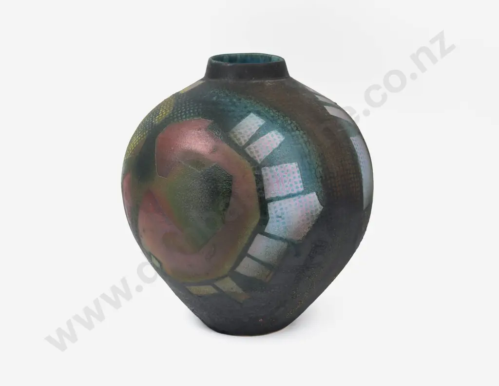 NZ Pottery Vase Image 1++