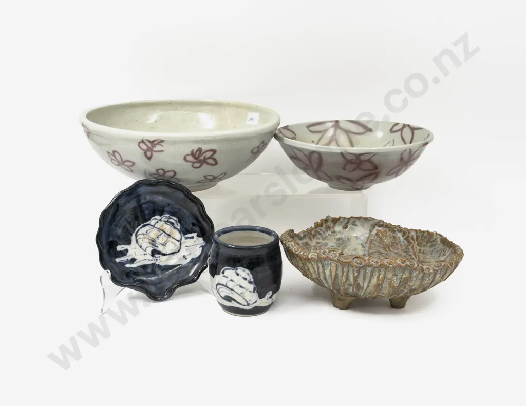 Qty of Assorted Pottery Image 1++