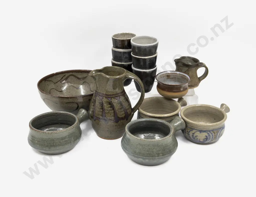 Box Qty of Assorted Pottery Image 1++
