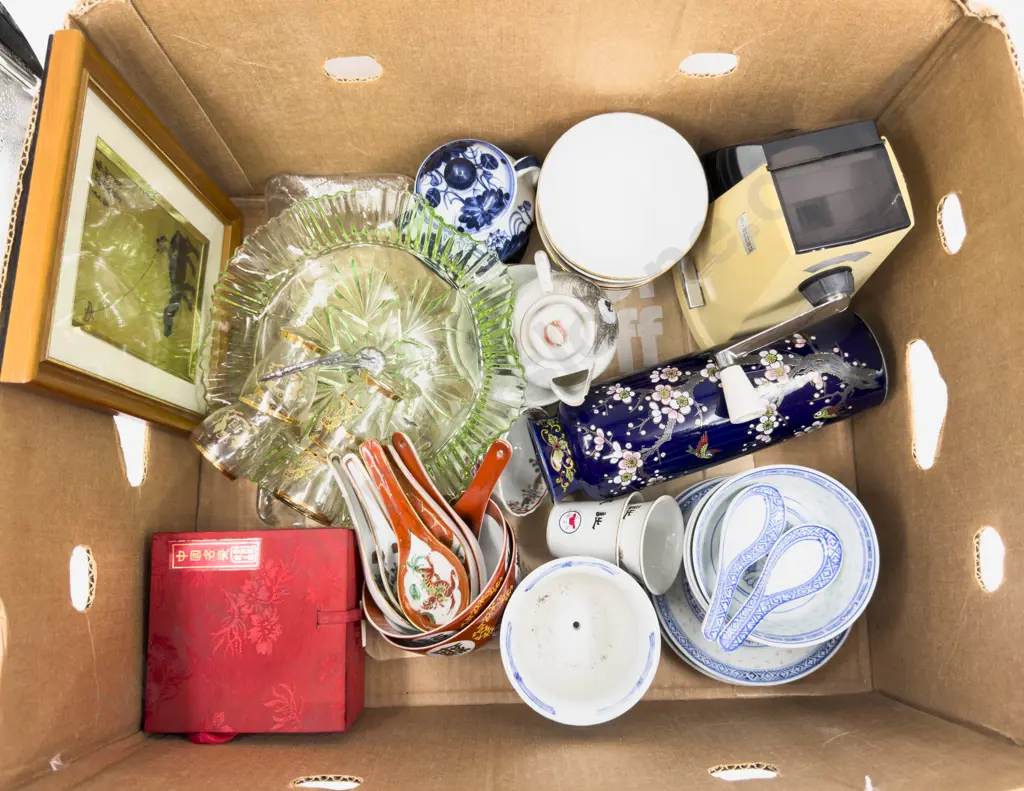 Box Qty of Assorted China & Glassware etc Image 1++