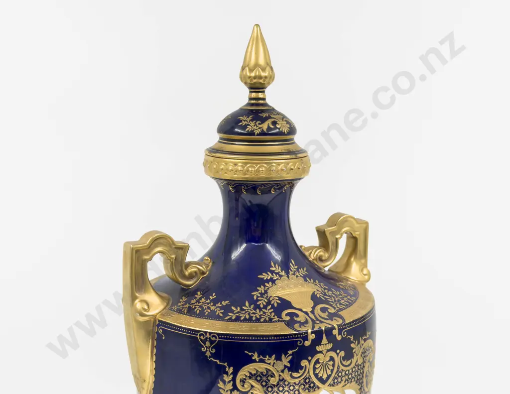 Signed Coalport Cobalt Blue & Gilt Decorated Lidded Urn "Warwick Castle" Image 1++