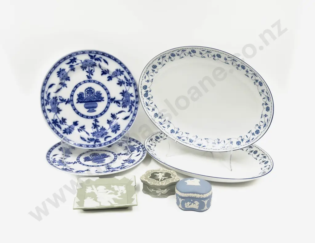 Qty of Assorted Blue & White together with Jasperware Image 1++