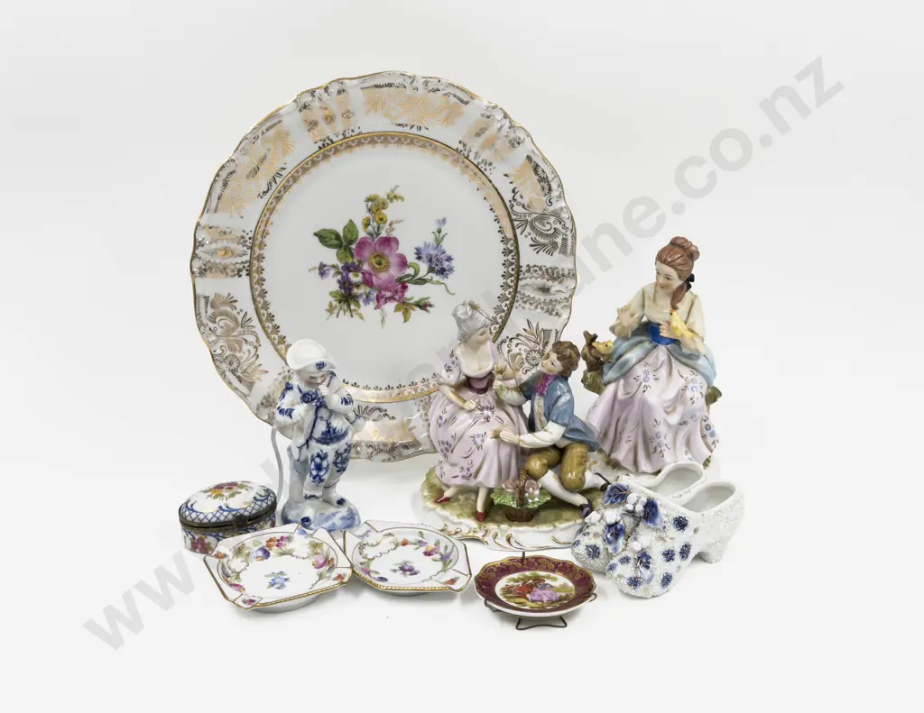Qty of Assorted Fancy China & Figures Image 1++
