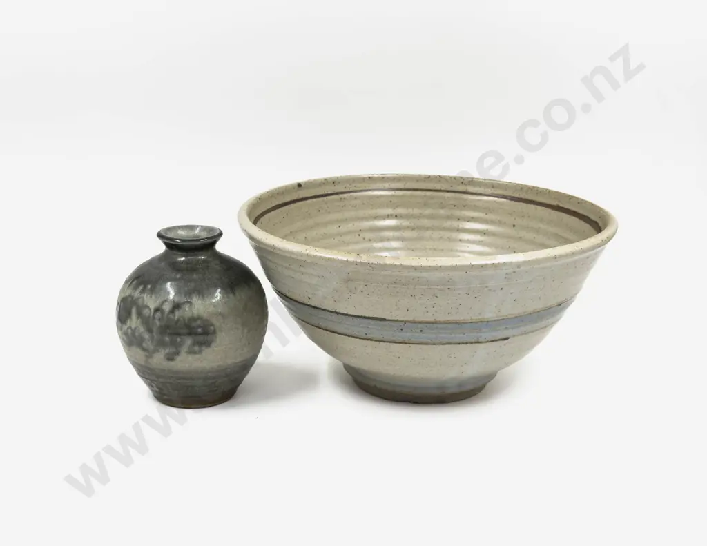 Margaret Sumich Pottery Vase together with Paul Winspear Fruit Bowl Image 1++