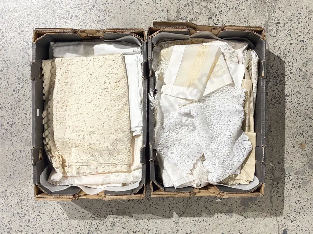 Two Cartons of Assorted Vintage Table Linen Image 1++