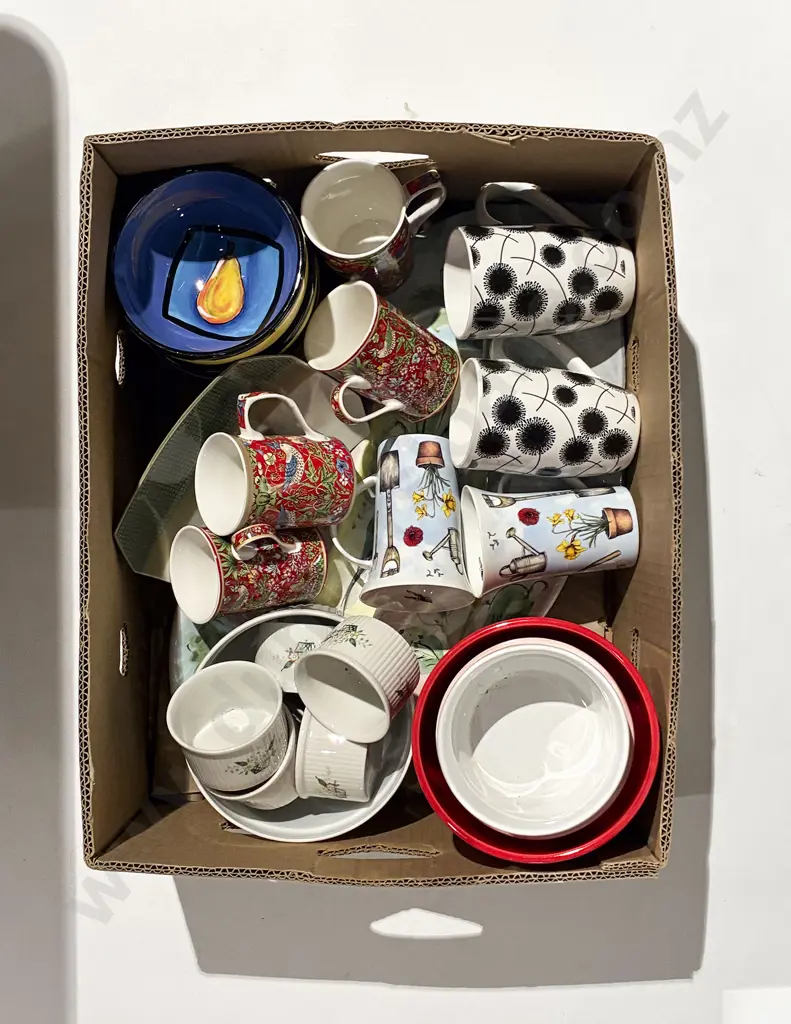Box Qty of Assorted Modern Crockery etc Image 1++