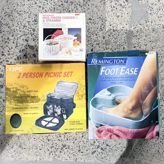 Boxed Remington Foot Spa together with Boxed Picnic Set & Rice Cooker/Steamer