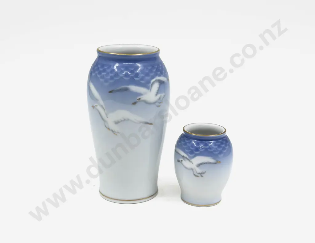 B & G Seagull Vase together with Smaller Example Image 1++
