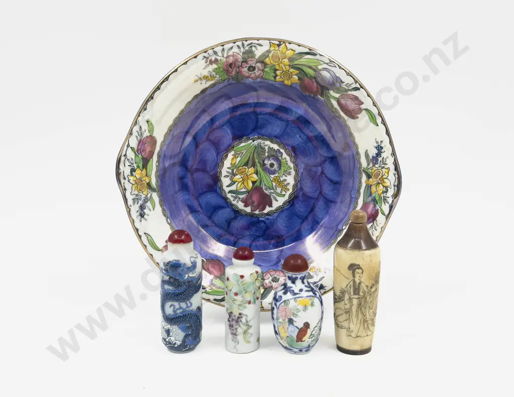 Four Assorted Japanese Snuff Bottles & Maling Dish Image 1++