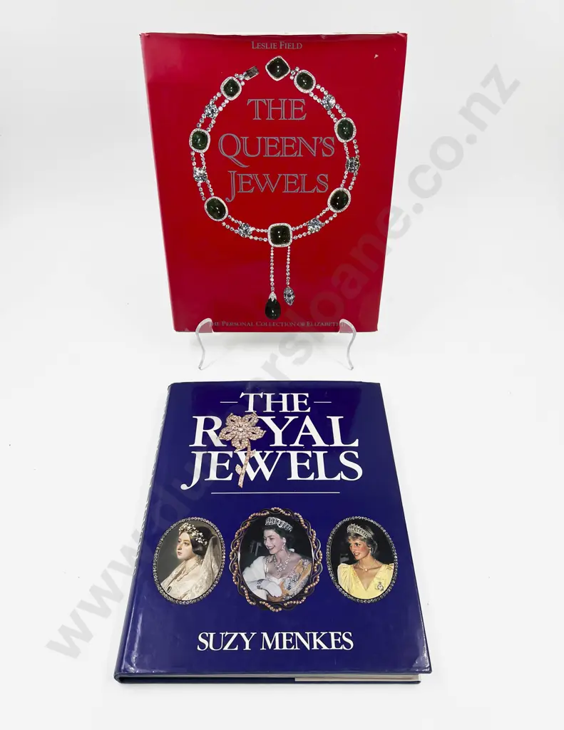 The Royal Jewels together with The Queens Jewels Image 1++