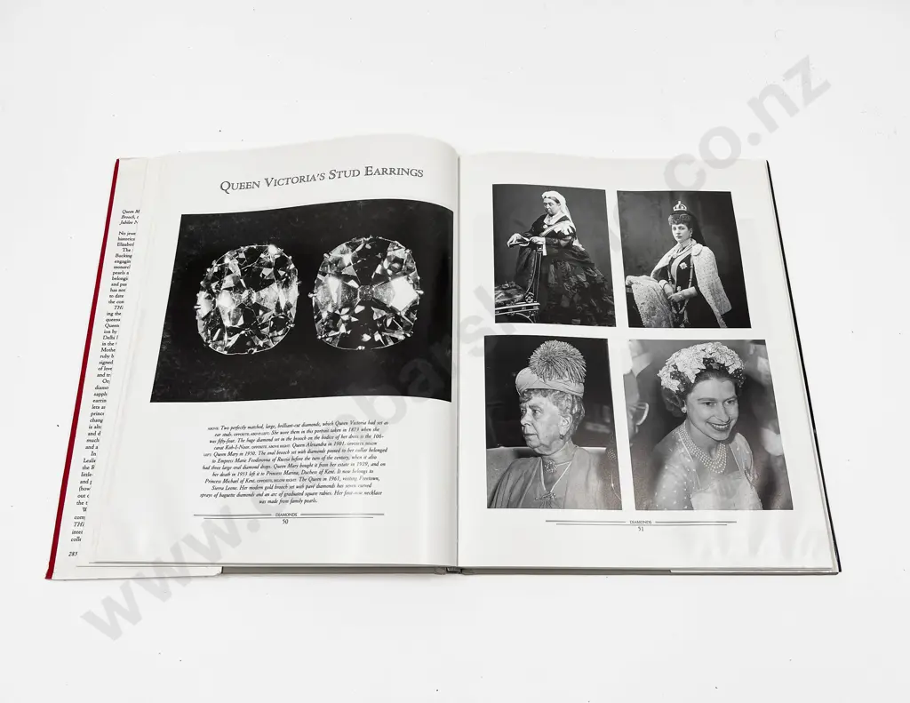 The Royal Jewels together with The Queens Jewels Image 1++