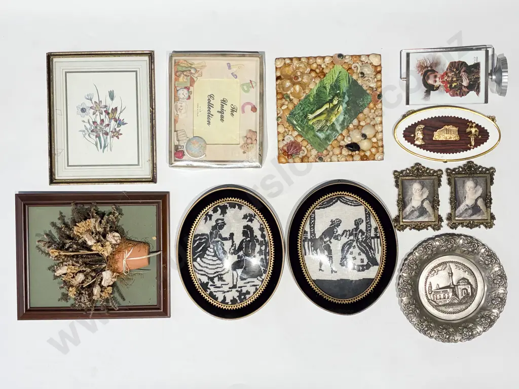 Box of Assorted Frames & Prints Etc Image 1++