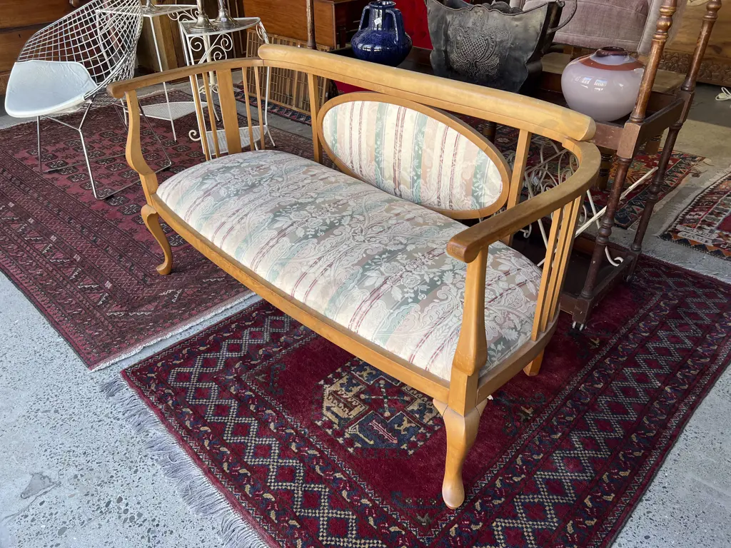 NZ Kauri Parlour Settee Image 1++