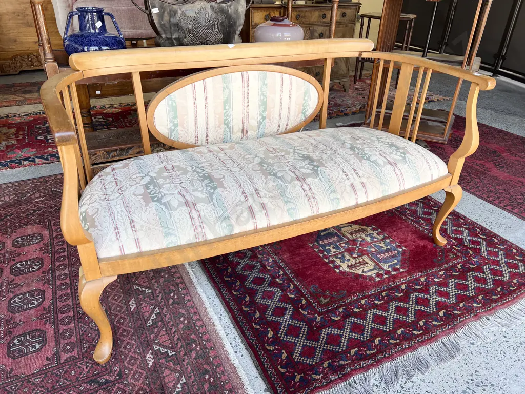 NZ Kauri Parlour Settee Image 1++