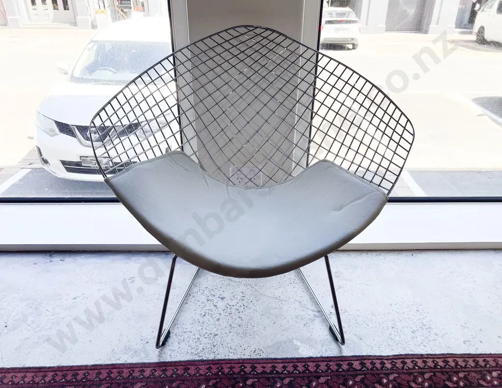 Harry Bertoia Style Diamond Chair Image 1++