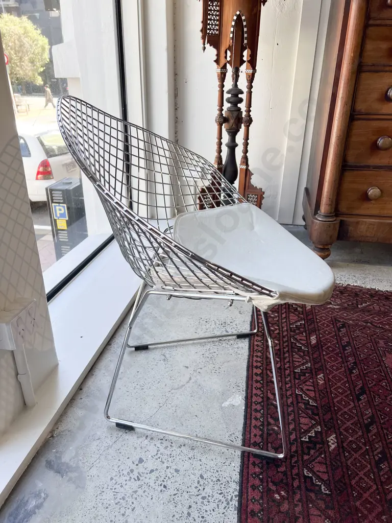 Harry Bertoia Style Diamond Chair Image 1++