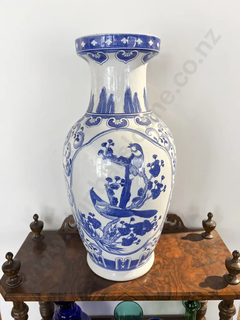 Chinese Blue & White Vase Image 1++