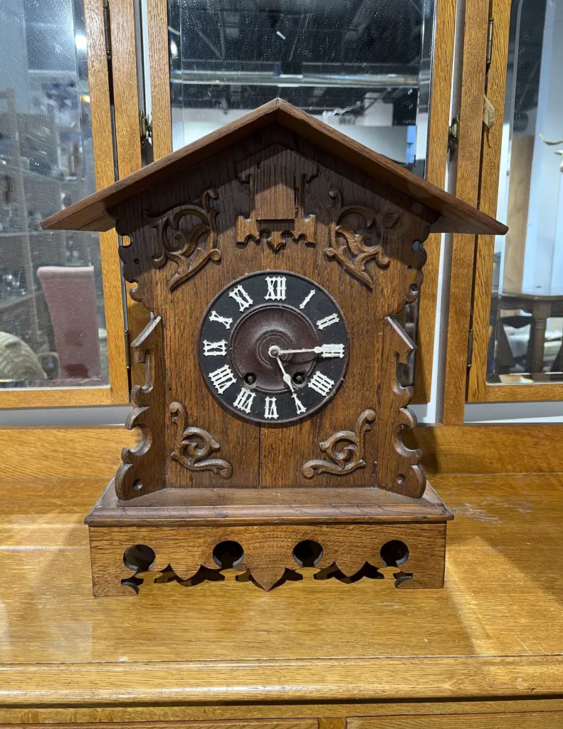 Oak Cased Mantel Cuckoo Clock Image 1++