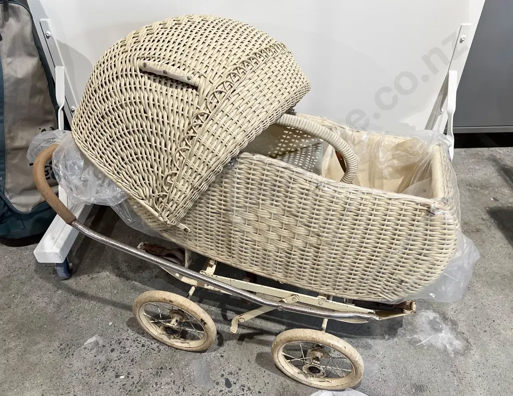 Vintage Rattan Pram Image 1++